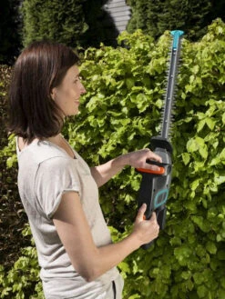 Gardena Accu Heggenschaar EasyCut Li-14/40 -Tuin Gereedschap 4078500042475 gardena accu heggenschaar easycut li 1440 2.298